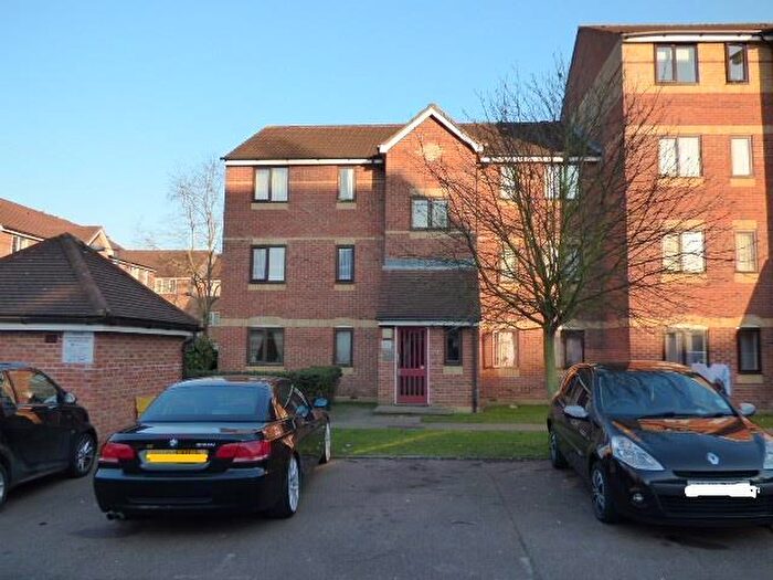 1 Bedroom Flat For Sale In Cherry Blossom Close, Palmers Green, N13