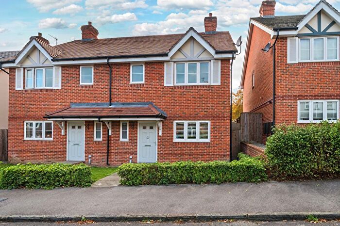 3 Bedroom Semi-Detached House For Sale In Adams Park Road, Farnham, GU9