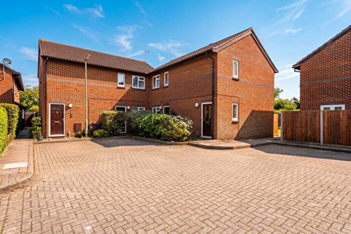 1 Bedroom Maisonette To Rent In Goldsworth Park, Woking, Surrey, GU21