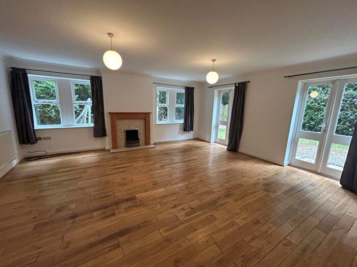 5 Bedroom Mews To Rent In Ye Priory Court, Woolton, L25