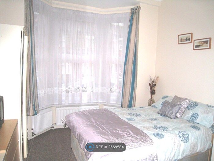 1 Bedroom Flat To Rent In Grove Road, London, E11
