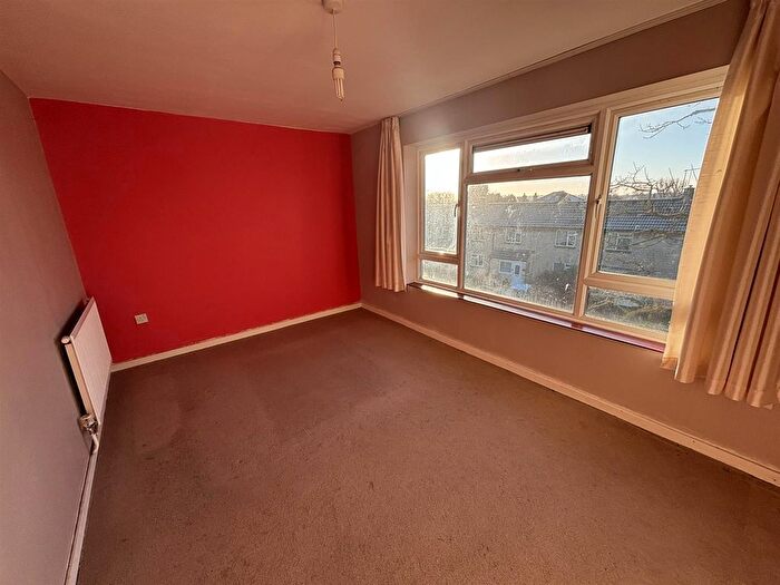 2 Bedroom Flat For Sale In Dickens Avenue, Corsham, SN13