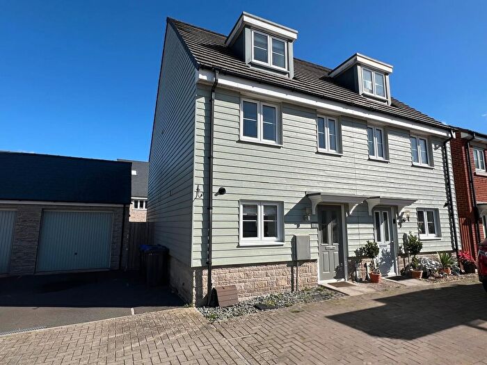 3 Bedroom Property To Rent In Hill View, Swindon, SN5