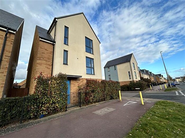 5 Bedroom Detached House To Rent In Fen Street, Brooklands, Milton Keynes, MK10