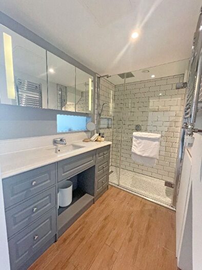 1 Bedroom Flat To Rent In Flat, Mcdonald Road, Broughton, Edinburgh, EH7