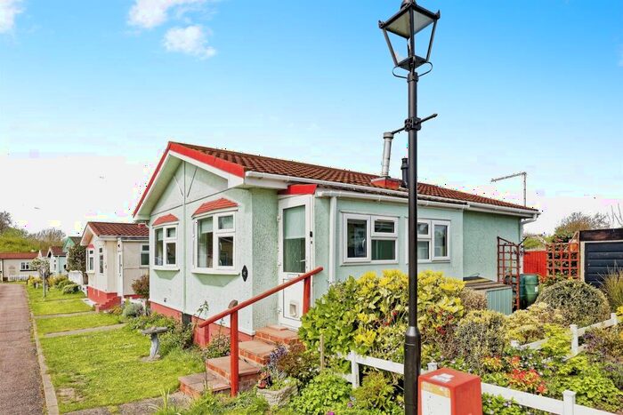 2 Bedroom Park Home For Sale In Seasalter Road, Graveney, Faversham, ME13