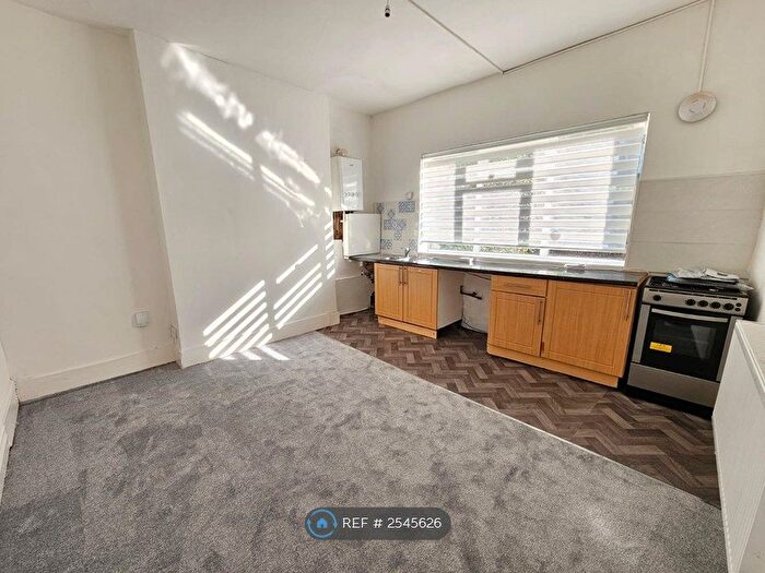 1 Bedroom Flat To Rent In Wellington Street West, Salford, M7