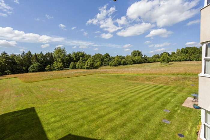 1 Bedroom Flat For Sale In Tudor Court, Liphook, GU30
