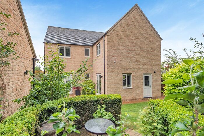 4 Bedroom Detached House For Sale In Oak Lane, Kings Cliffe, Peterborough, PE8