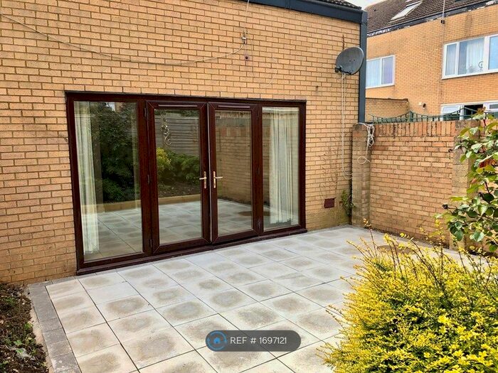 2 Bedroom End Of Terrace House To Rent In South Tenth Street, Milton Keynes, MK9