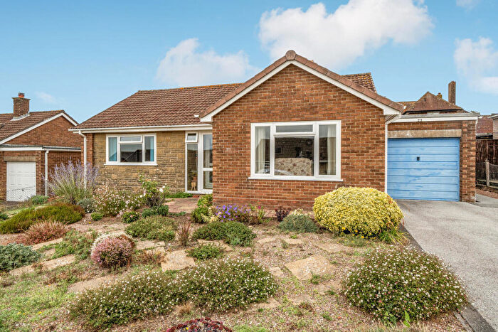 3 Bedroom Detached Bungalow For Sale In Abbey Close, Axminster, Devon, EX13