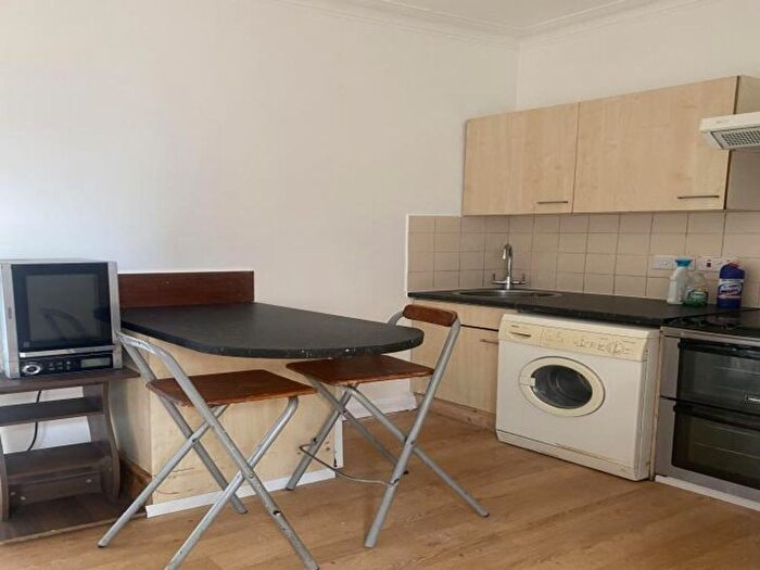 1 Bedroom Studio To Rent In Cricklewood Broadway, Cricklewood Broadway, NW2