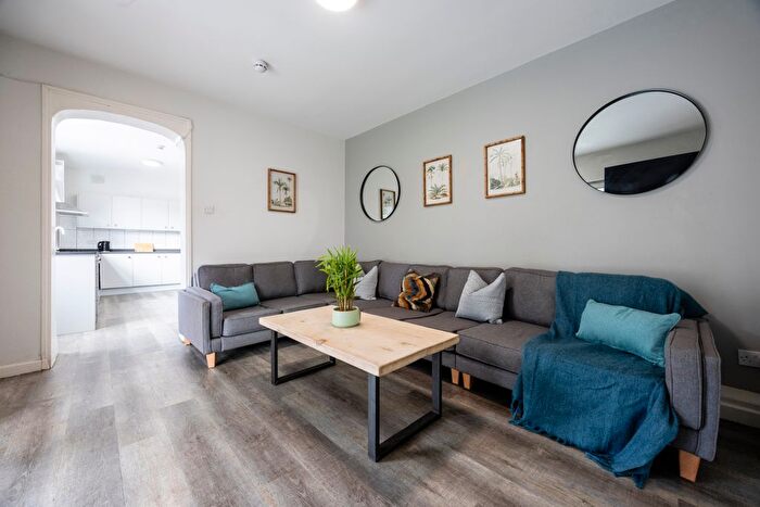 6 Bedroom Property To Rent In Rob Roy Avenue, Nottingham, NG7