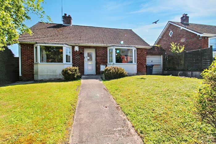 2 Bedroom Detached House For Sale In Deverill Road, Warminster, BA12