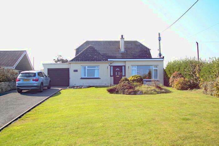 4 Bedroom Bungalow To Rent In West Pentire, Crantock, Newquay TR8