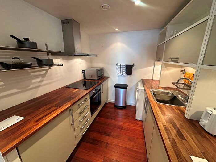 2 Bedroom Flat To Rent In Old Hall Street, Liverpool, L3