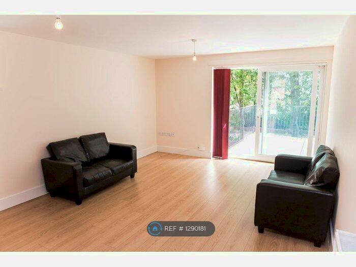 2 Bedroom Flat To Rent In Osborne Road South, Southampton SO17