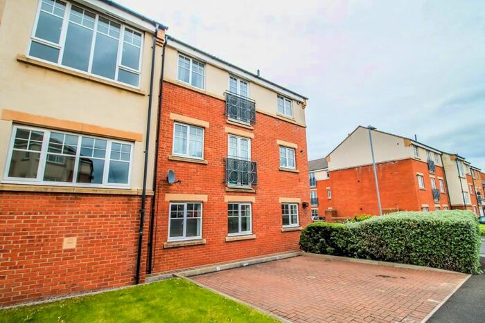 2 Bedroom Flat To Rent In Redgrave Close, St James Village, Gateshead, Tyne And Wear, NE8
