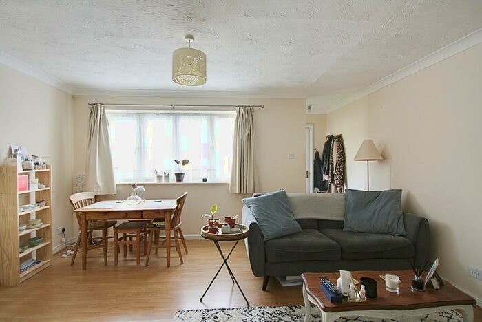 1 Bedroom End Of Terrace House To Rent In Dalrymple Close, Southgate, N14