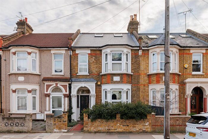 3 Bedroom Terraced House For Sale In Exeter Road, Walthamstow, E17