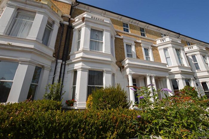 Studio To Rent In Enys Road, Upperton, BN21