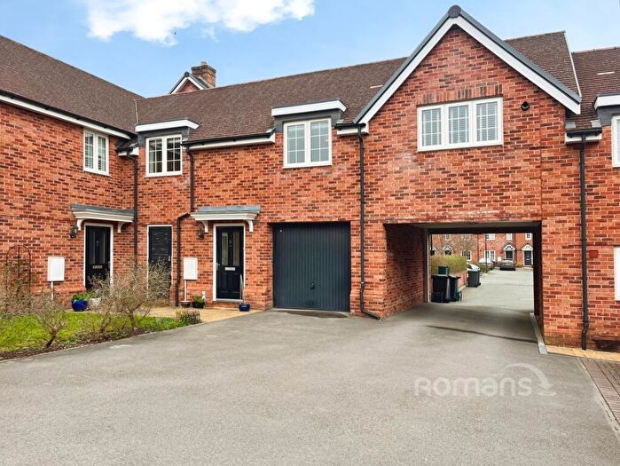 2 Bedroom Maisonette For Sale In Montague Mews, Farnham, Surrey, GU9