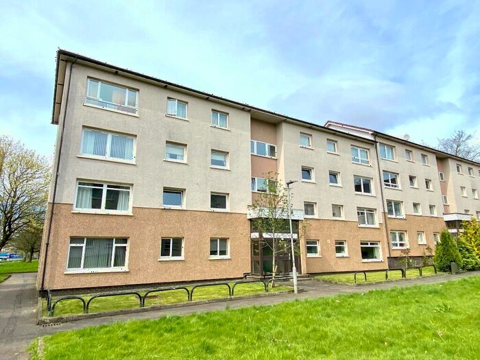 3 Bedroom Flat To Rent In Kennedy Path, Glasgow, G4