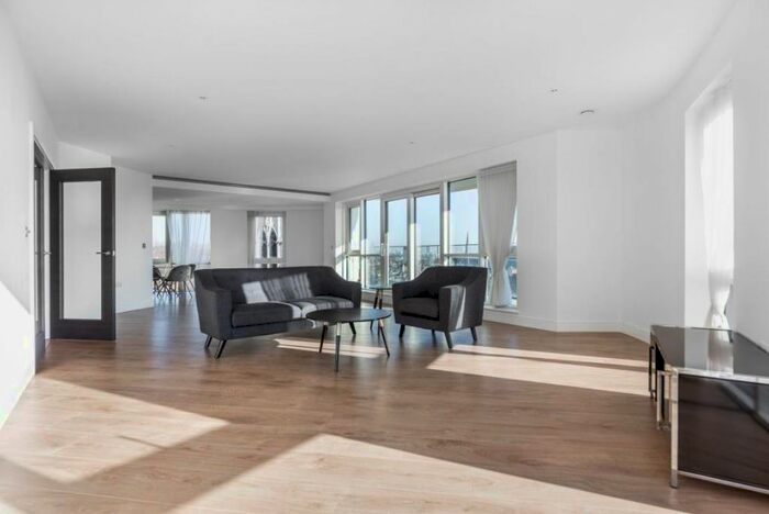 3 Bedroom Flat To Rent In Quartz House, Dickens Yard, New Broadway, London, W5