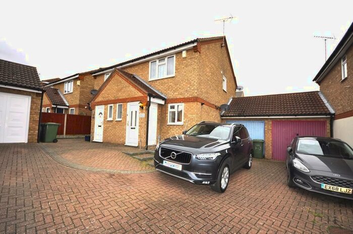 2 Bedroom Semi-Detached House To Rent In St. Michaels Close, Aveley, RM15