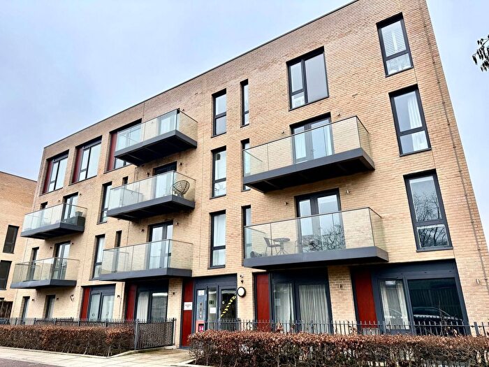 2 Bedroom Flat For Sale In Metropolitan Court Hayling Way, Edgware, HA8