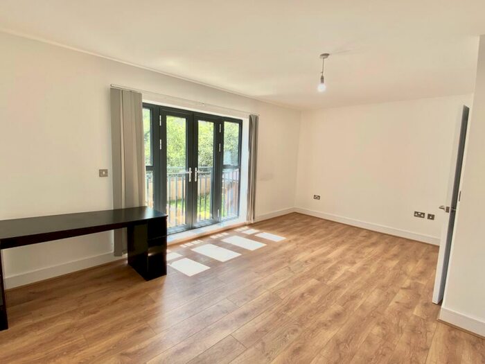 4 Bedroom Town House To Rent In Darbyshire Road Wellesley, GU11