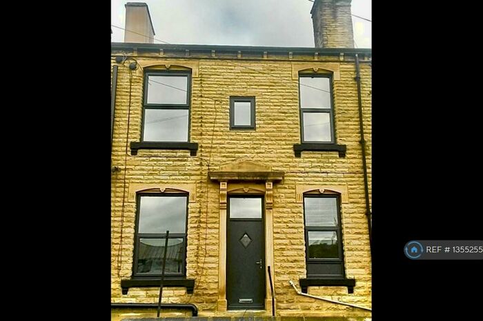3 Bedroom Terraced House To Rent In Catherine Street, Elland, HX5