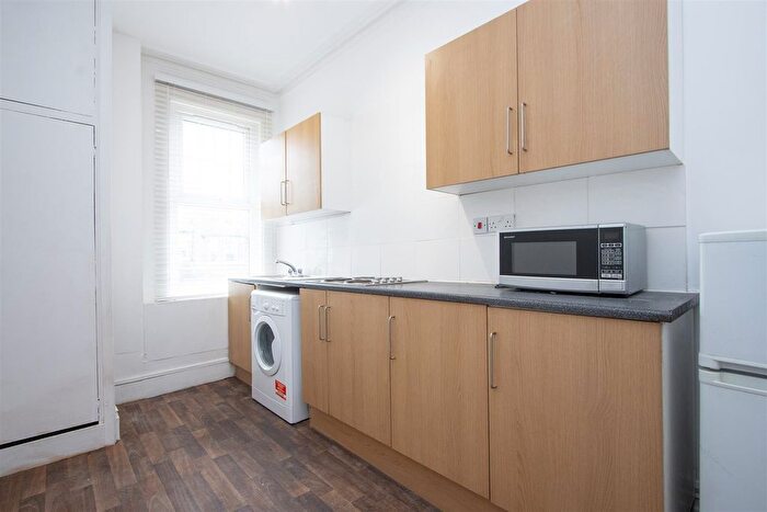 1 Bedroom Flat To Rent In Ashlake Road, London, SW16