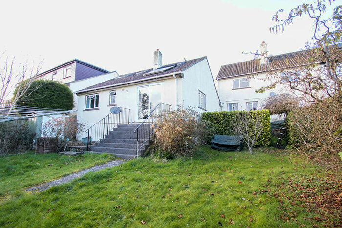 6 Bedroom Semi-Detached House For Sale In New Close, Wells, BA5