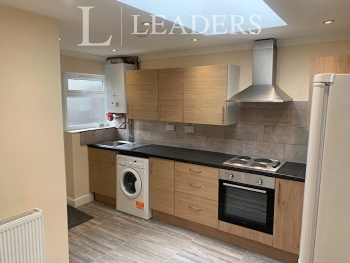 1 Bedroom Flat To Rent In Ground Floor Apartment, Oak Tree Lane, B29