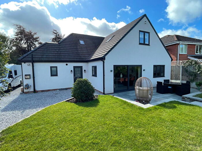 4 Bedroom Detached Bungalow For Sale In Churchfield Lane, Darton, S75