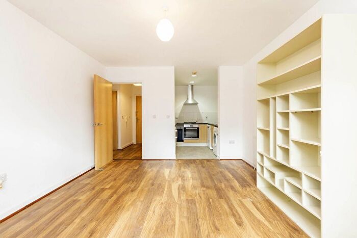 1 Bedroom Flat To Rent In Clarendon Road, London, N8