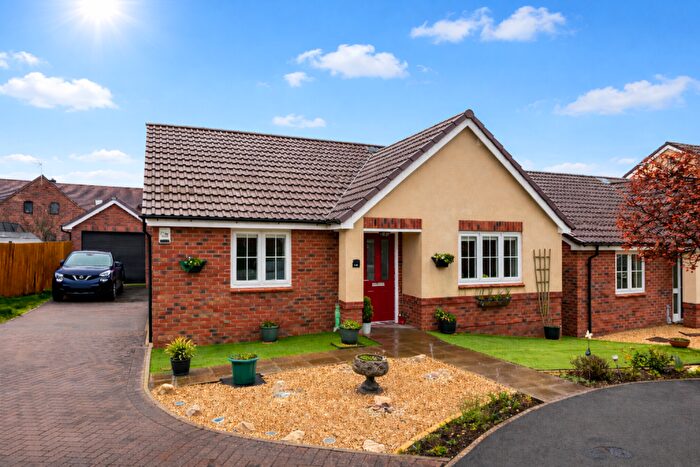 2 Bedroom Bungalow For Sale In Stewart Close, Evesham, WR11