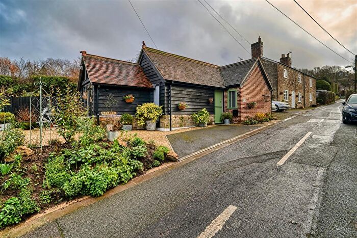 1 Bedroom Barn Conversion For Sale In Yeatmans Lane, Shaftesbury, SP7