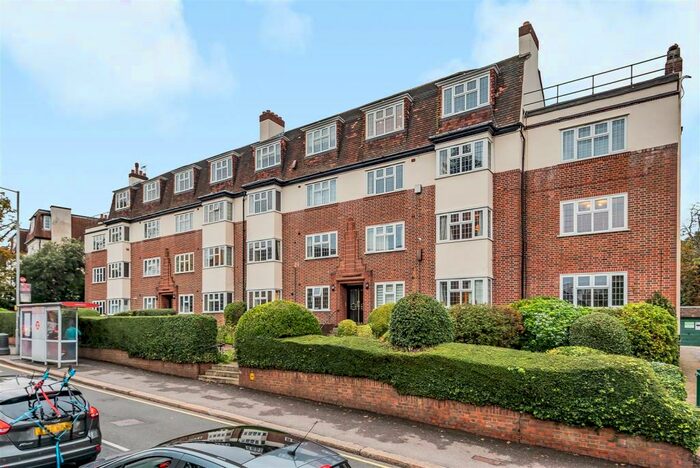 1 Bedroom Flat To Rent In Wentworth Court, Surbiton, KT6