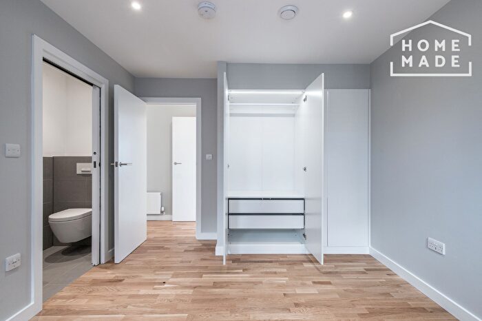4 Bedroom Flat To Rent In Willesden Lane, NW2