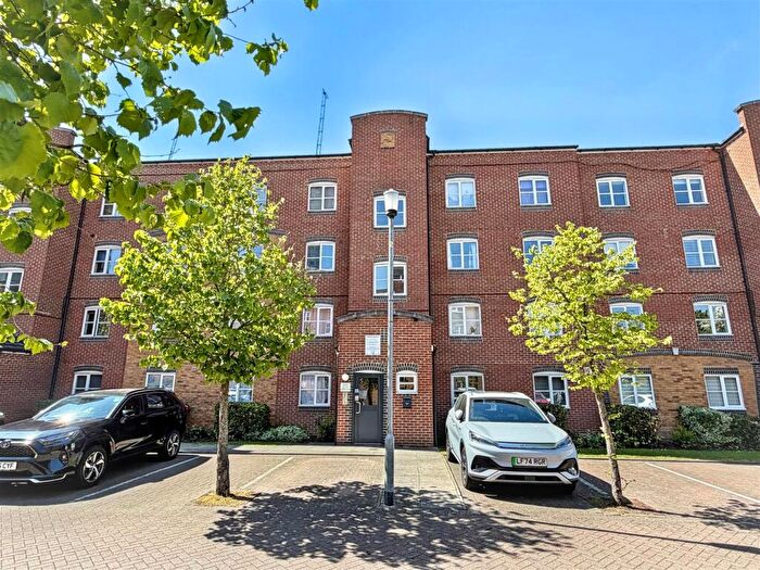 2 Bedroom Apartment For Sale In Otter Close, Stratford, London, E15