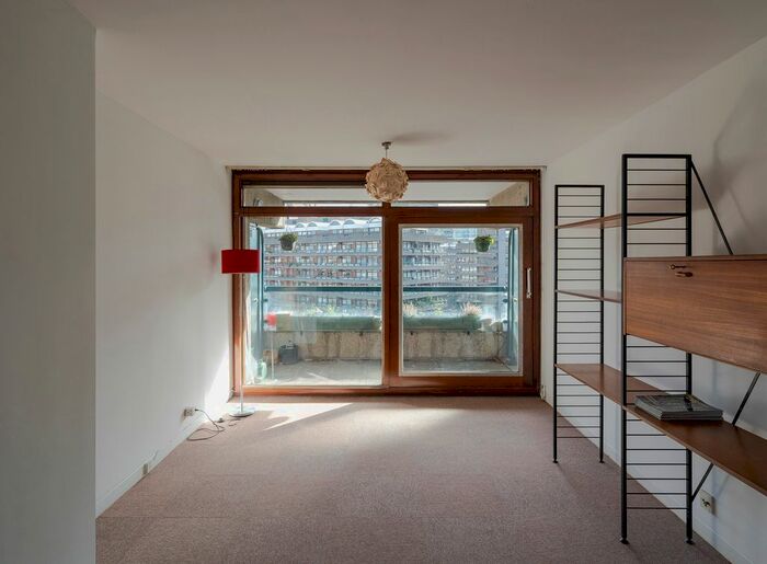 1 Bedroom Flat To Rent In Bunyan Court, Barbican, London, EC2Y