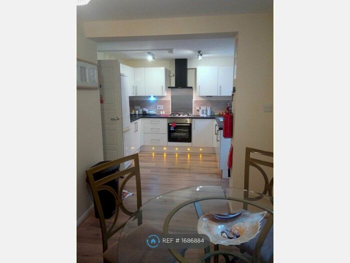 4 Bedroom Semi-Detached House To Rent In Garthdee Road, Aberdeen, AB10