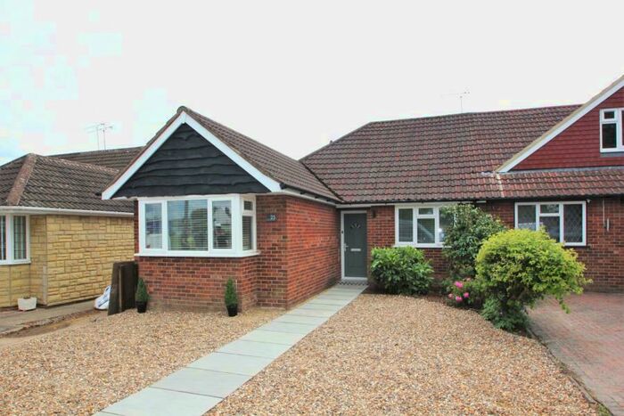3 Bedroom Semi-Detached Bungalow To Rent In Newhaw, Addlestone, KT15