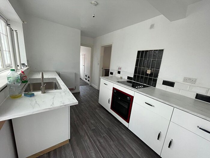 4 Bedroom Property To Rent In Ingram Road, Bloxwich, Walsall, WS3