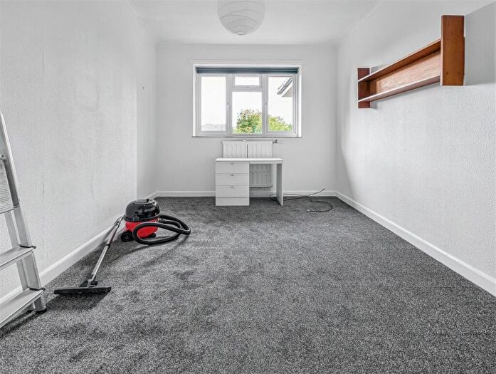 4 Bedroom Detached House To Rent In Woodlands Park, Leigh-On-Sea, SS9