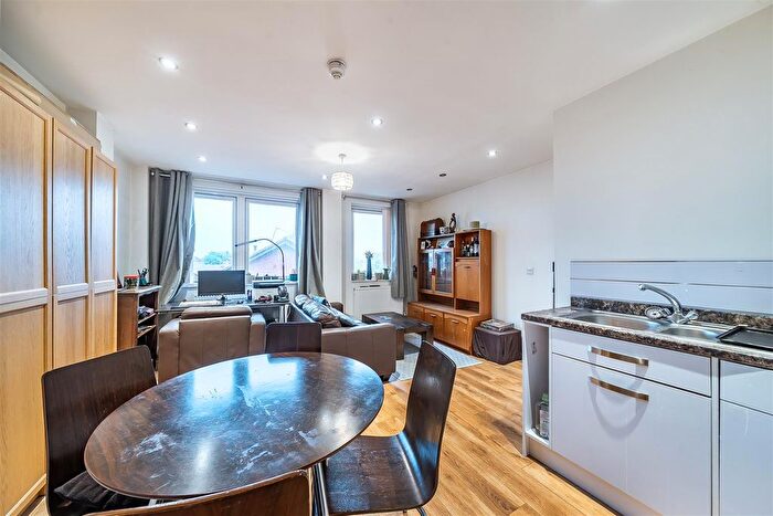 1 Bedroom Flat For Sale In Crimson Court, Uxbridge Road, Hillingdon, UB10