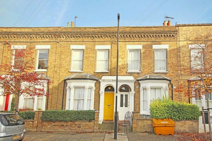2 Bedroom Flat To Rent In Linom Road, London, SW4