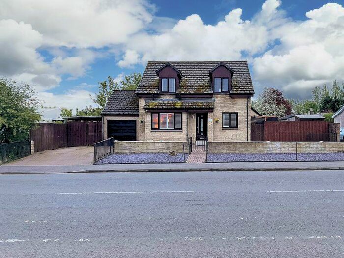4 Bedroom Detached House For Sale In East Main Street, Broxburn, EH52